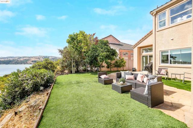 153 Camino Del Sol, Vallejo CA: https://media.crmls.org/mediaz/16ec2c81-82b1-493f-9742-e250541c0878.jpg