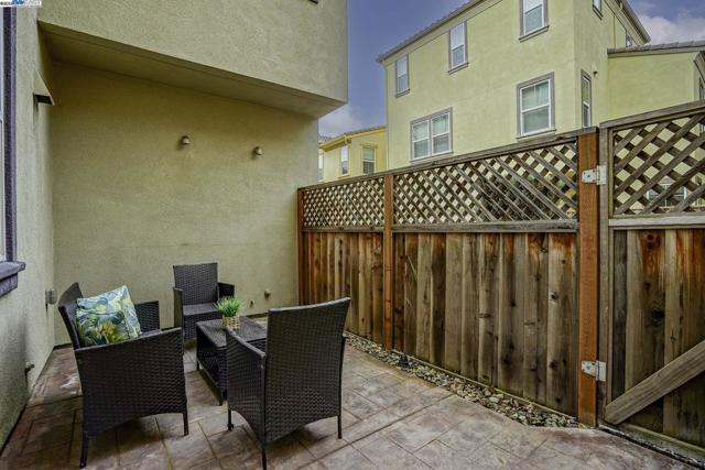 3105 Vittoria Loop, Dublin CA: https://media.crmls.org/mediaz/16ec30ce-263c-40bf-8683-e09ecdeca6af.jpg