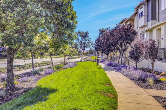 308 Whidbey Lane, Redwood City CA: https://media.crmls.org/mediaz/16ec5a4e-d064-4af4-8851-9028ec104f4b.jpg