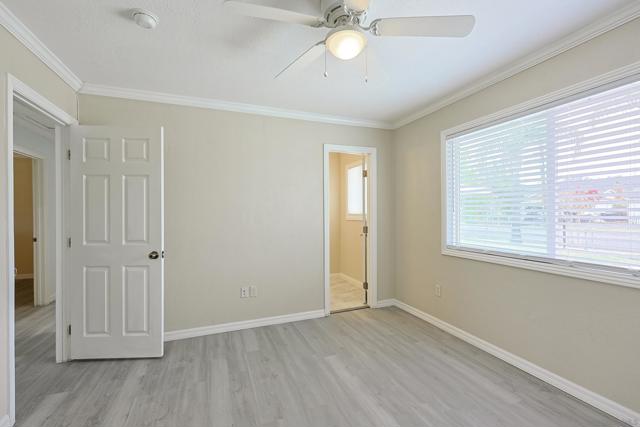 819 Daisy St, Escondido CA: https://media.crmls.org/mediaz/16ec7ab8-1b82-46d7-84a3-26b2c4b19e82.jpg