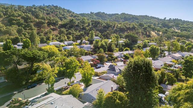 119 Belcrest Drive, Los Gatos CA: https://media.crmls.org/mediaz/16ec9481-904a-4c71-a182-ccc9ef58e324.jpg