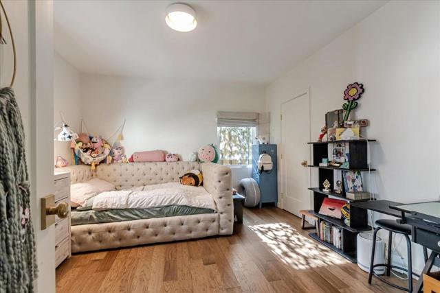 26 Pleasant Street, Los Gatos CA: https://media.crmls.org/mediaz/16ecf6c1-38f6-48cb-8833-a066ed4fdc15.jpg