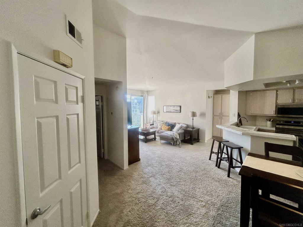 640 Camino De La Reina - photo 9