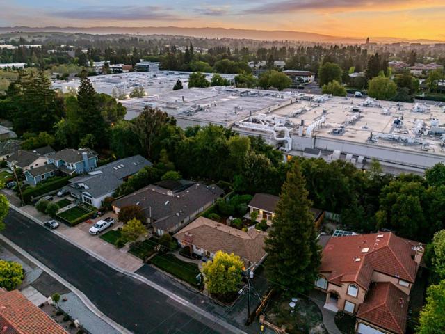 678 Chimalus Drive, Palo Alto CA: https://media.crmls.org/mediaz/16ed6774-9b07-4e23-a2c8-359355eb0a9d.jpg