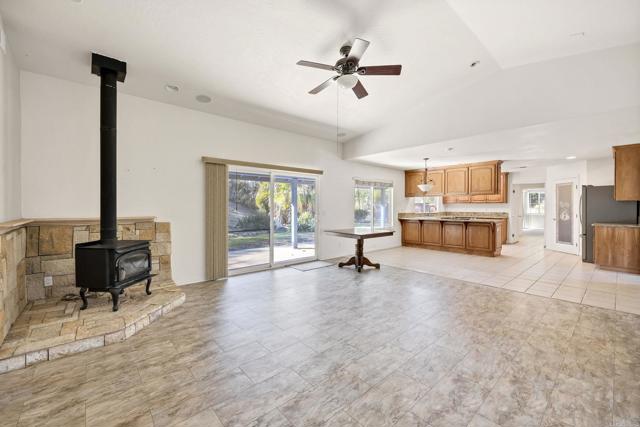 Detail Gallery Image 10 of 52 For 1420 Wilshire Rd, Fallbrook,  CA 92028 - 3 Beds | 2/1 Baths