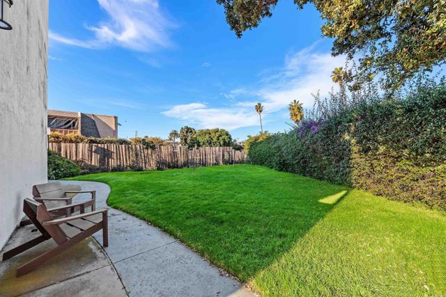 Detail Gallery Image 6 of 47 For 880 Home Ave #G,  Carlsbad,  CA 92008 - 3 Beds | 2/1 Baths