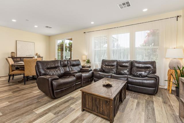 2910 Lucia Jade Loop, San Diego CA: https://media.crmls.org/mediaz/16edcf44-b3b8-4cac-9f2c-7f39929be490.jpg