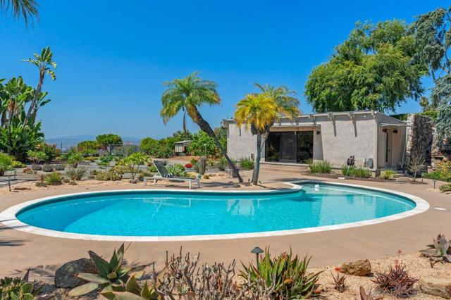 11020 Horizon Hills Dr, El Cajon CA: https://media.crmls.org/mediaz/16ee49d9-30cc-4117-a9a3-b89234ce5eb6.jpg