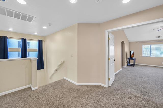 1419 Nubian St, Patterson CA: https://media.crmls.org/mediaz/16eec045-581e-4fe5-bba7-bbff42878f7f.jpg