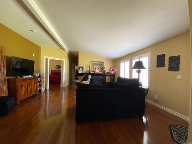 11851 Riverside Dr, Lakeside CA: https://media.crmls.org/mediaz/16eecabb-17d4-4aaf-b745-9e5ccff126d9.jpg