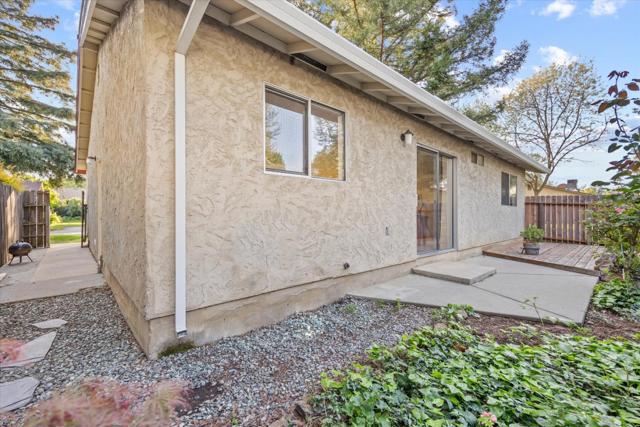 976 Jenooke Lane, Chico CA: https://media.crmls.org/mediaz/16ef12ff-e08e-4073-b81f-029c50e9f943.jpg