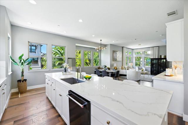 324 Cherokee Loop, Mountain View CA: https://media.crmls.org/mediaz/16ef72df-18d6-488a-be27-4580ed5eb61f.jpg