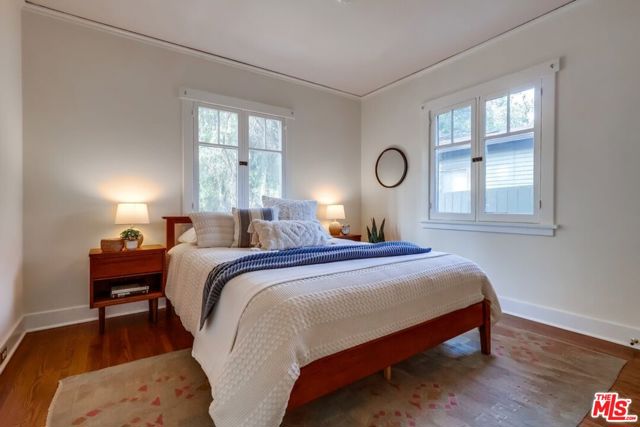 1105 E Claremont Street, Pasadena CA: https://media.crmls.org/mediaz/16f02af1-1e98-4da6-b772-d1f075de1b6f.jpg