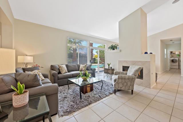 69350 Las Gardenias, Cathedral City CA: https://media.crmls.org/mediaz/16f10c0b-7de2-4308-bb35-a7f685fc86e2.jpg