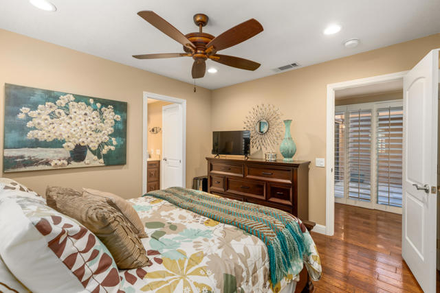 40 Joya Drive, Palm Desert CA: https://media.crmls.org/mediaz/16f1ac24-5692-4b2e-a0f8-797b1e40370f.jpg