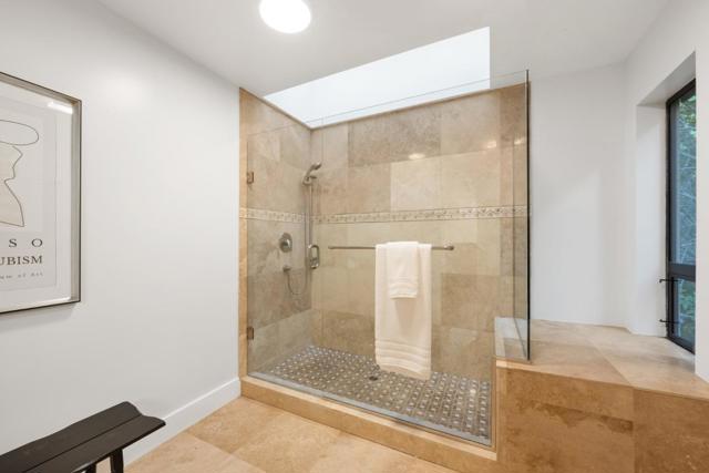 21 Valley Oak Street, Portola Valley CA: https://media.crmls.org/mediaz/16f1af7a-fb18-49ee-a0ad-6f347e6b3f1c.jpg