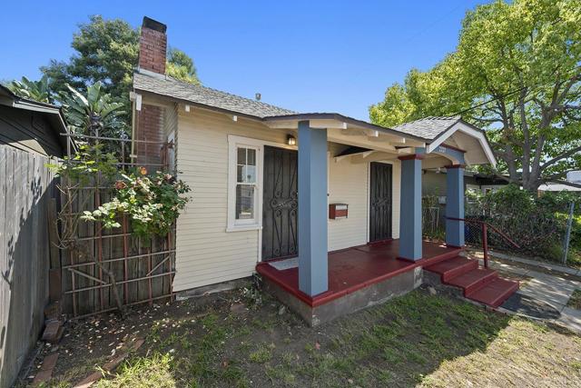 2227 Wightman Street, San Diego CA: https://media.crmls.org/mediaz/16f1cef4-d87d-41eb-9986-9b3f3fdfa37f.jpg