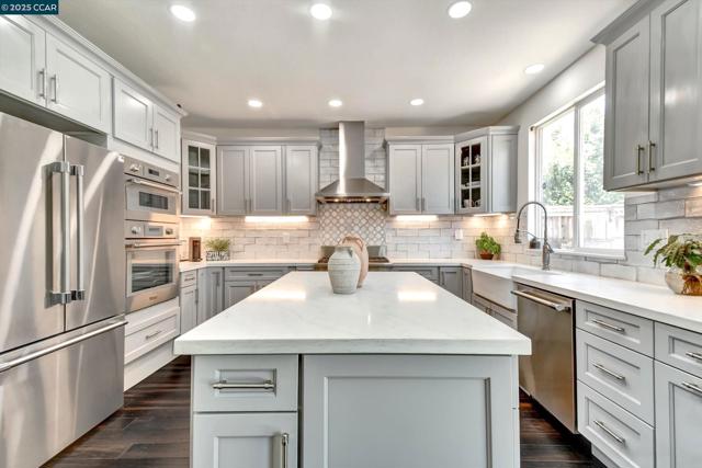 1033 LANTERN BAY, Hercules CA: https://media.crmls.org/mediaz/16f1f8f1-6ef0-46e3-8733-c90b209bc4b8.jpg