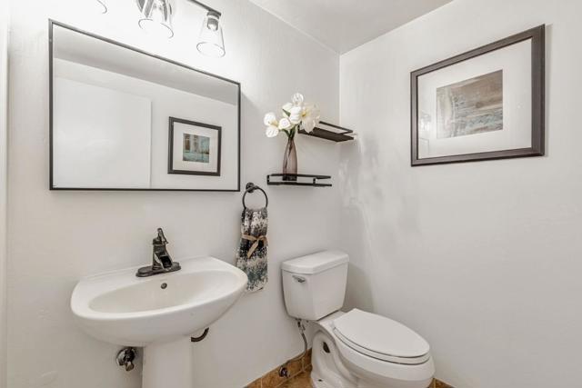 347 Kinross Drive, Walnut Creek CA: https://media.crmls.org/mediaz/16f2d1b3-f363-4991-885d-9388526520b1.jpg