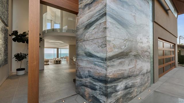 1230 Neptune Ave, Encinitas CA: https://media.crmls.org/mediaz/16f315fc-b5ca-49f7-bbe2-9fa4fb80726e.jpg