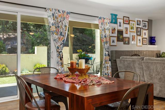 12007 Caminito Campana, San Diego CA: https://media.crmls.org/mediaz/16f3e91c-9710-43c1-bab4-6cbede8cc387.jpg