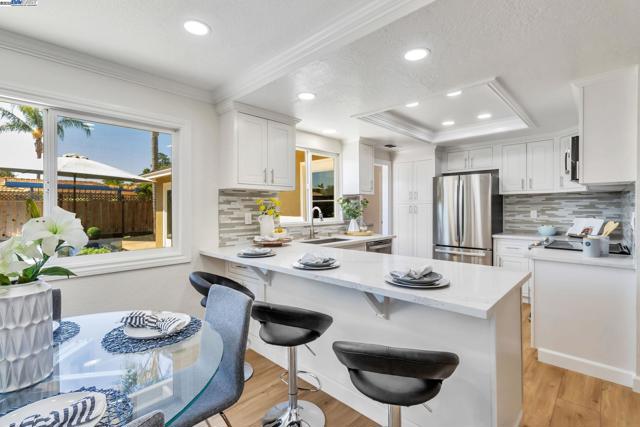 4666 Shearwater Rd, Pleasanton CA: https://media.crmls.org/mediaz/16f40fd8-6740-466e-845a-80264c316af7.jpg