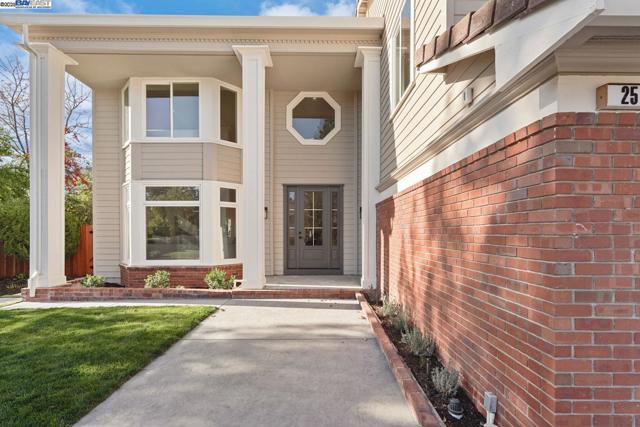 25 Mackenzie Pl, Danville CA: https://media.crmls.org/mediaz/16f59d8f-468a-4606-a53a-87e5c6cefbeb.jpg