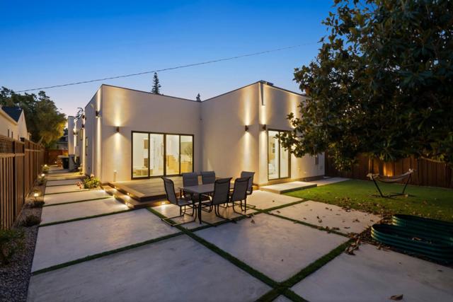 1025 Walnut Street, San Carlos CA: https://media.crmls.org/mediaz/16f60553-ed3c-4440-94c6-d1c2c35eefea.jpg