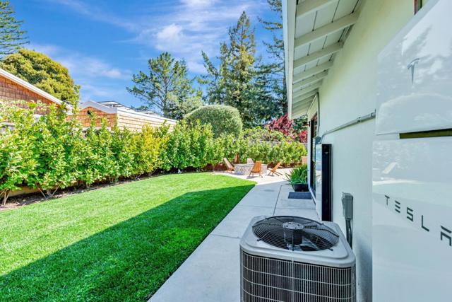 421 Ruby Street, Redwood City CA: https://media.crmls.org/mediaz/16f60f94-732c-47d6-88e1-31abd39f17e8.jpg