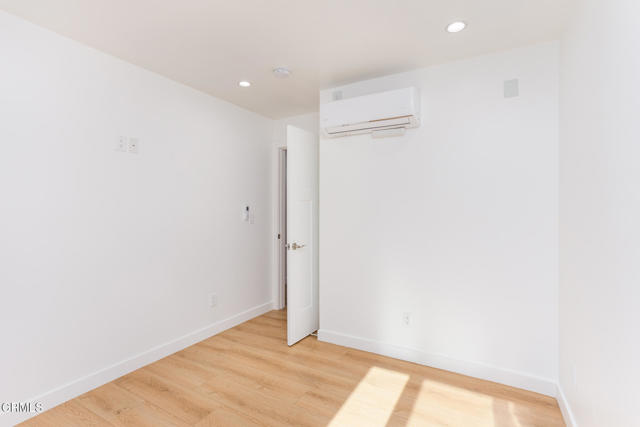 Detail Gallery Image 21 of 30 For 4947 Stratford Rd, Los Angeles,  CA 90042 - 5 Beds | 2 Baths