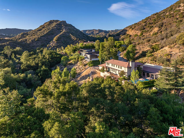1045 Cold Canyon Road, Calabasas CA: https://media.crmls.org/mediaz/16f6447a-7d0f-4b7f-9b1a-9cbe73984f5a.jpg