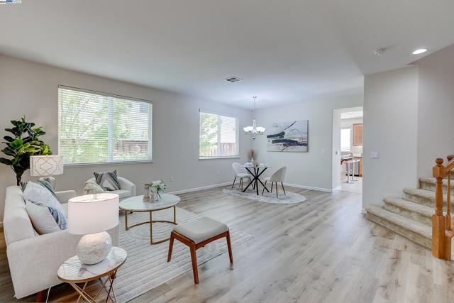 2528 AMANTEA WAY, Dublin CA: https://media.crmls.org/mediaz/16f7b523-f51a-4b6c-9ab4-4566e0ec0250.jpg
