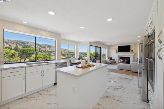 44030 Geddy Court, Fremont CA: https://media.crmls.org/mediaz/16f8623d-5f6f-4b4e-b45d-143279a0bd7b.jpg