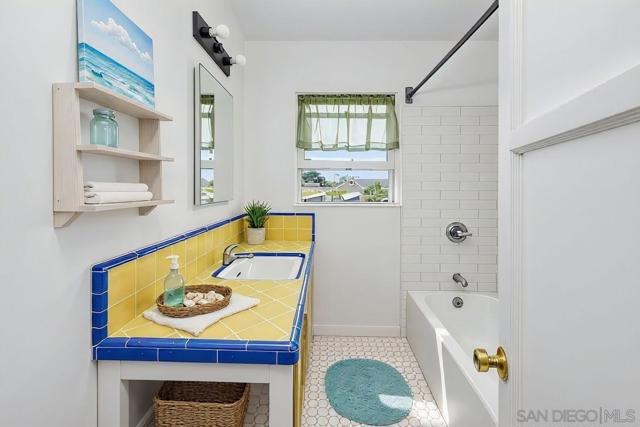 3483 Olive Street, San Diego CA: https://media.crmls.org/mediaz/16f882d3-4a89-46f4-afa0-5b2a5547961e.jpg