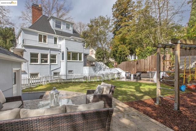 1 Brookside Avenue, Berkeley CA: https://media.crmls.org/mediaz/16f8c166-9329-4c3f-bb37-03e673964f88.jpg