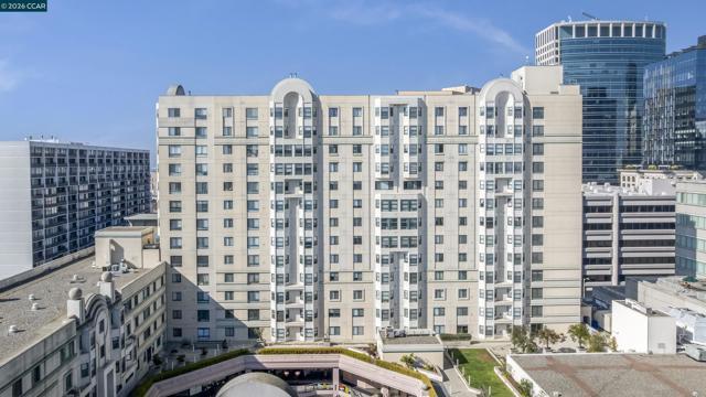 988 Franklin St, Oakland CA: https://media.crmls.org/mediaz/16f9b5d4-c716-4d21-93e7-3ee72b278406.jpg