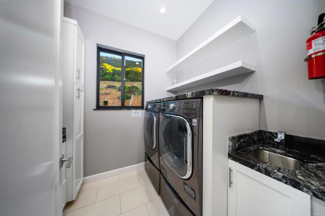 42950 Ivy Street, Murrieta CA: https://media.crmls.org/mediaz/16fafc49-cb89-4a61-a723-000615b64f11.jpg