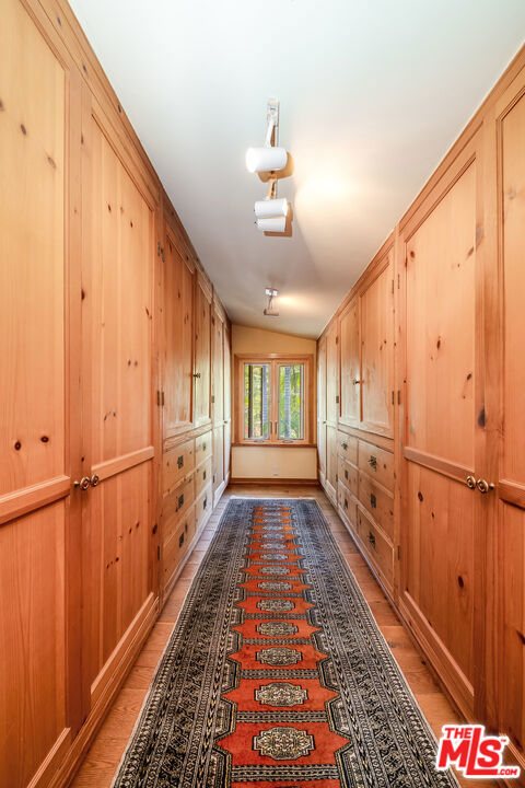 454 E Rustic Road, Santa Monica CA: https://media.crmls.org/mediaz/16fb6920-e2cf-4732-b701-048a9379c8ef.jpg