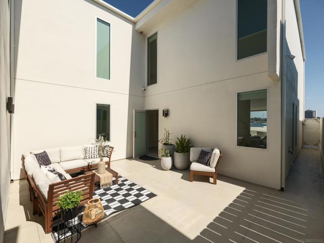 2841 Bayside Walk, San Diego CA: https://media.crmls.org/mediaz/16fb6c7c-6184-47a2-a432-3f0ade136b0b.jpg