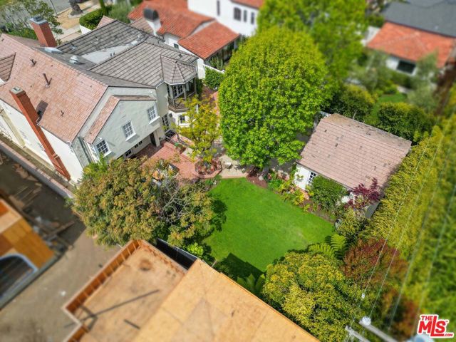 217 17th Street, Santa Monica CA: https://media.crmls.org/mediaz/16fbd142-4785-4ce7-b7ff-fd9125177b19.jpg