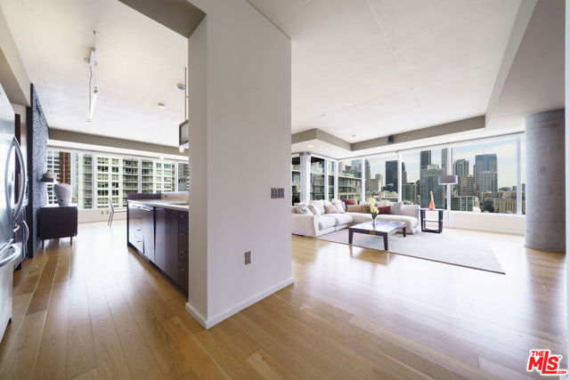 1155 S Grand Avenue, Los Angeles CA: https://media.crmls.org/mediaz/16fbe952-aa59-4a1e-8536-729ea5a817b7.jpg