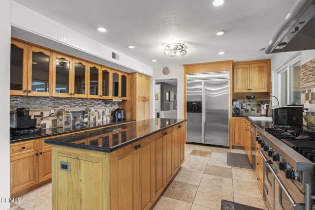 1099 N Agusta Avenue, Camarillo CA: https://media.crmls.org/mediaz/16fc0ecf-1bd4-48c2-acd7-093311ed7ebd.jpg