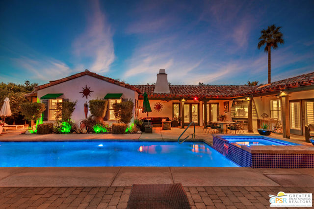 535 E Via Colusa, Palm Springs CA: https://media.crmls.org/mediaz/16fc1655-8745-4e09-a302-7f99dad7f5a1.jpg