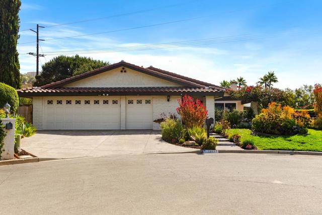 13837 Tam O Shanter Court, Poway CA: https://media.crmls.org/mediaz/16fe85be-a356-4041-85f9-959e614fe4f3.jpg