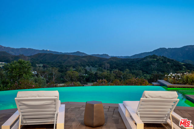 26767 Mulholland Highway, Calabasas CA: https://media.crmls.org/mediaz/16fefaf4-d465-43e8-8404-c24d95991370.jpg