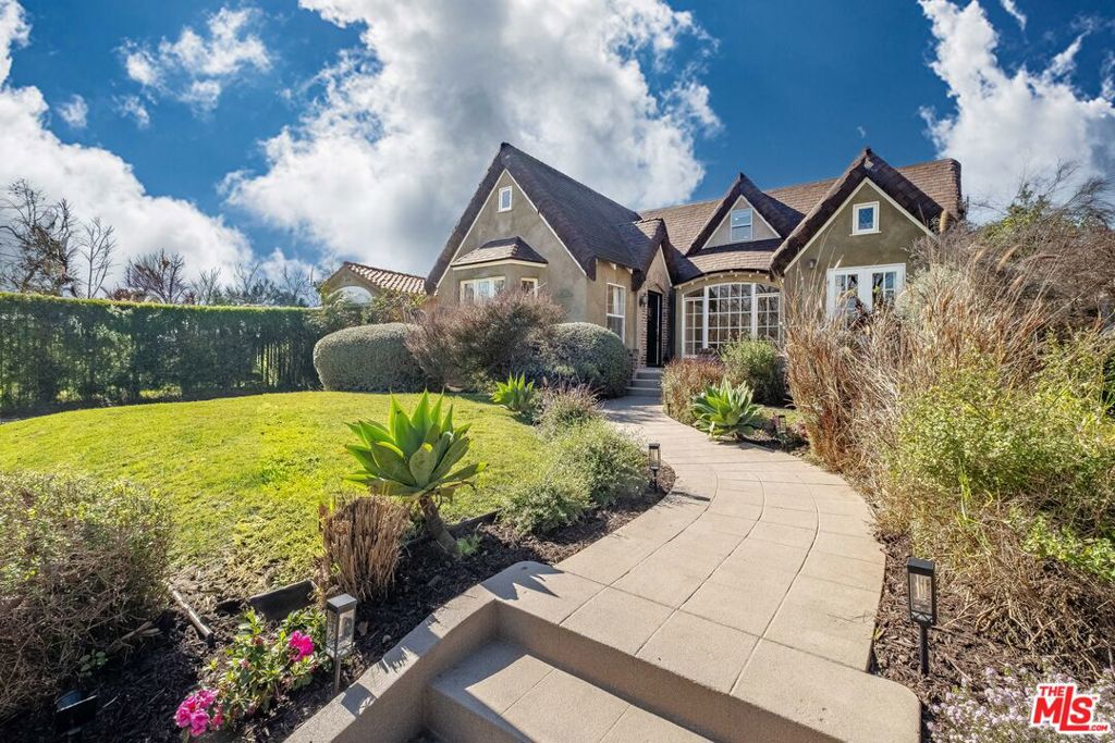 851 S Orange Drive