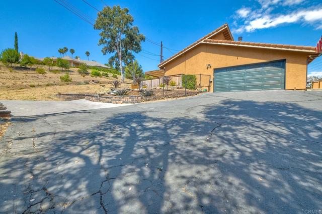 Detail Gallery Image 2 of 36 For 3203 Green Canyon Rd, Fallbrook,  CA 92028 - 3 Beds | 2 Baths