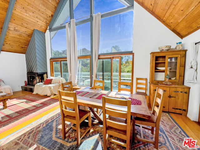 22012 Topanga School Road, Topanga CA: https://media.crmls.org/mediaz/16ffff5f-a7ee-4b2e-9c22-cf60c14538f7.jpg
