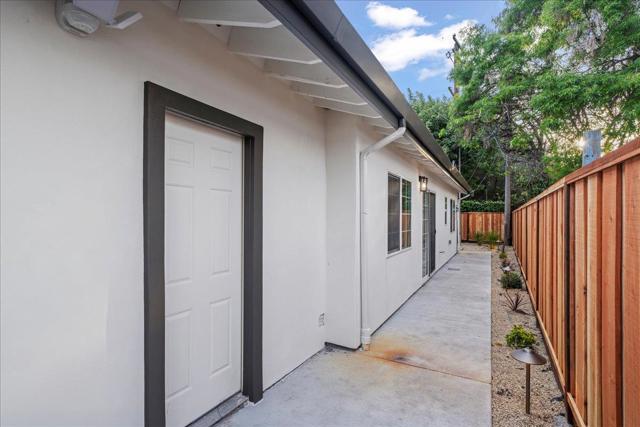 Image 22 of 34 For 880 Las Palmas Drive