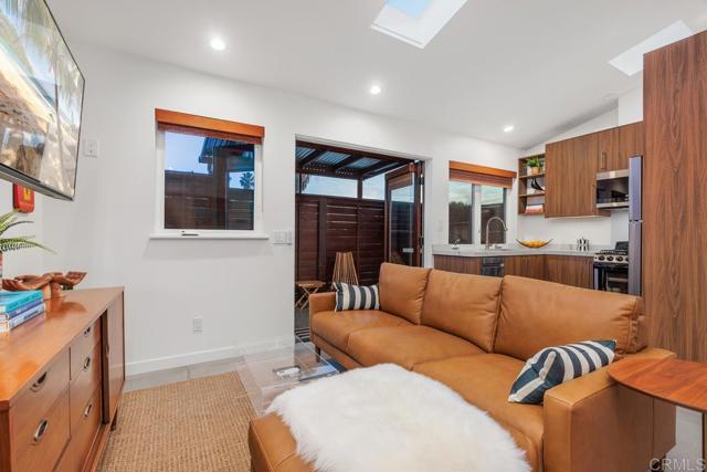 803 Saxony Road, Encinitas CA: https://media.crmls.org/mediaz/17011a19-b0bc-4b28-af62-8ea3a77883bc.jpg